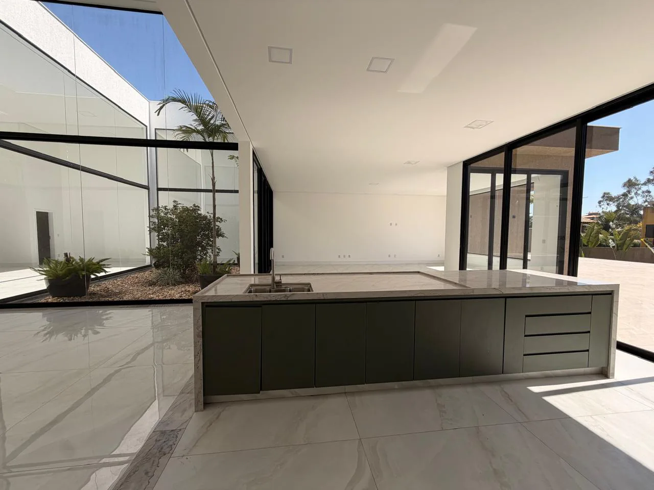 Venda | 441 m² | 4 Quartos | Condomínio Aldeias Do Lago - Esmeraldas | R$ 3.500.000,00